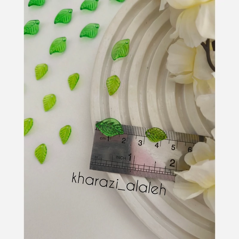 آویز برگ سبز کریستالی ( فروش به صورت 10 عددی)