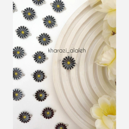 پلاک دستبندی آبکاری نقره ای طرح بابونه (فروش به صورت دونه ای)