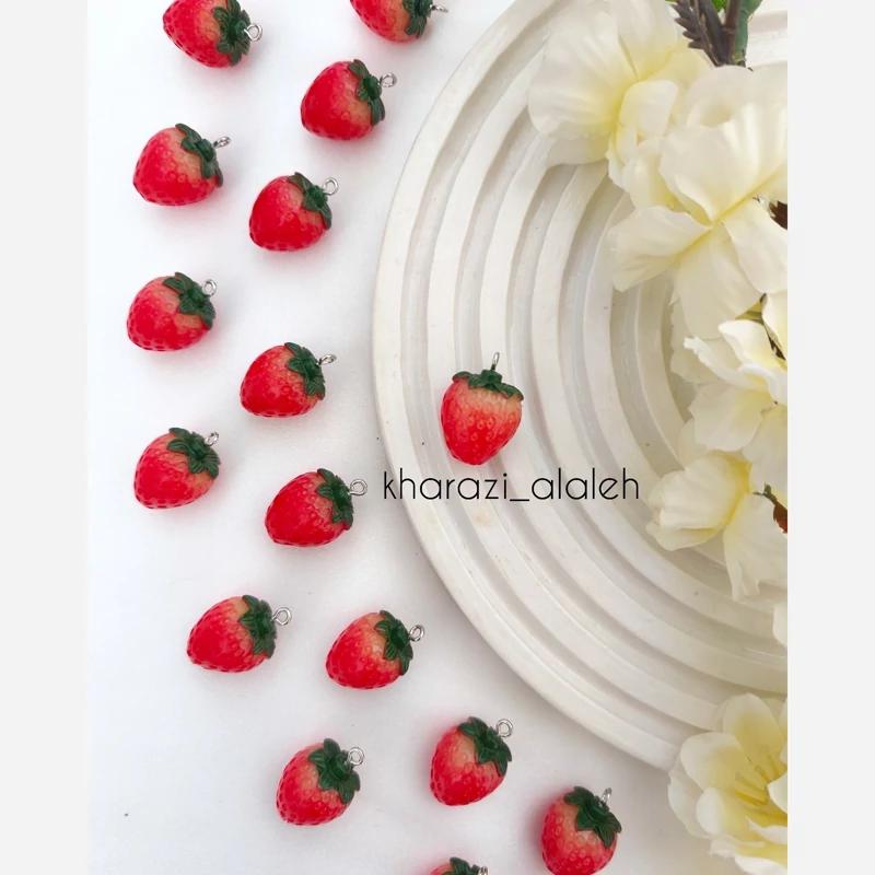 پلاک آویز توت فرنگی (فروش به صورت دونه ای)