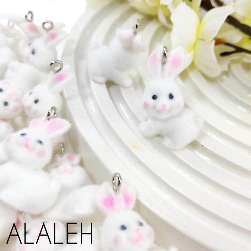 آویز طرح خرگوش پشمالو ( فروش به صورت دونه ای)
