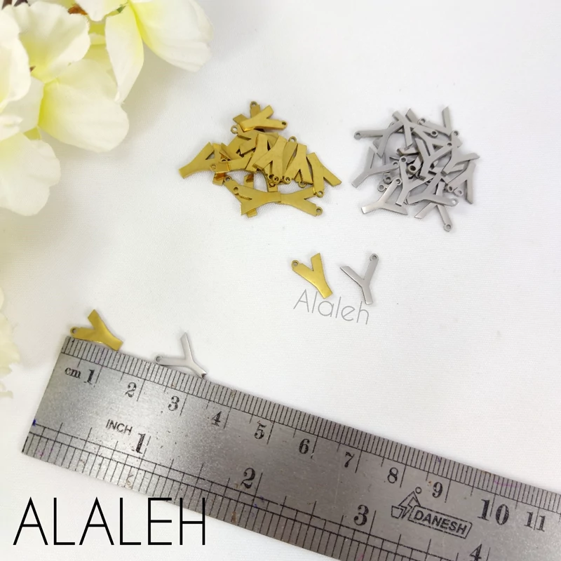 پلاک آویز استیل حروف لاتین مینیمال Y (فروش به صورت دونه ای)