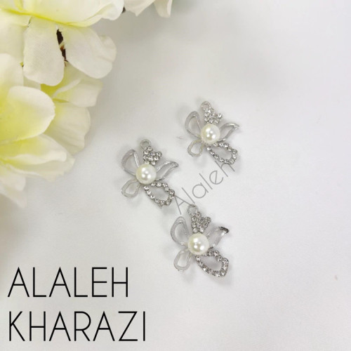پلاک آویز مرواریدی طرح گل ( فروش به صورت دونه ای)