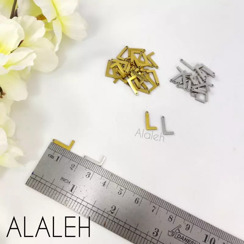 پلاک آویز استیل حروف لاتین مینیمال L (فروش به صورت دونه ای)