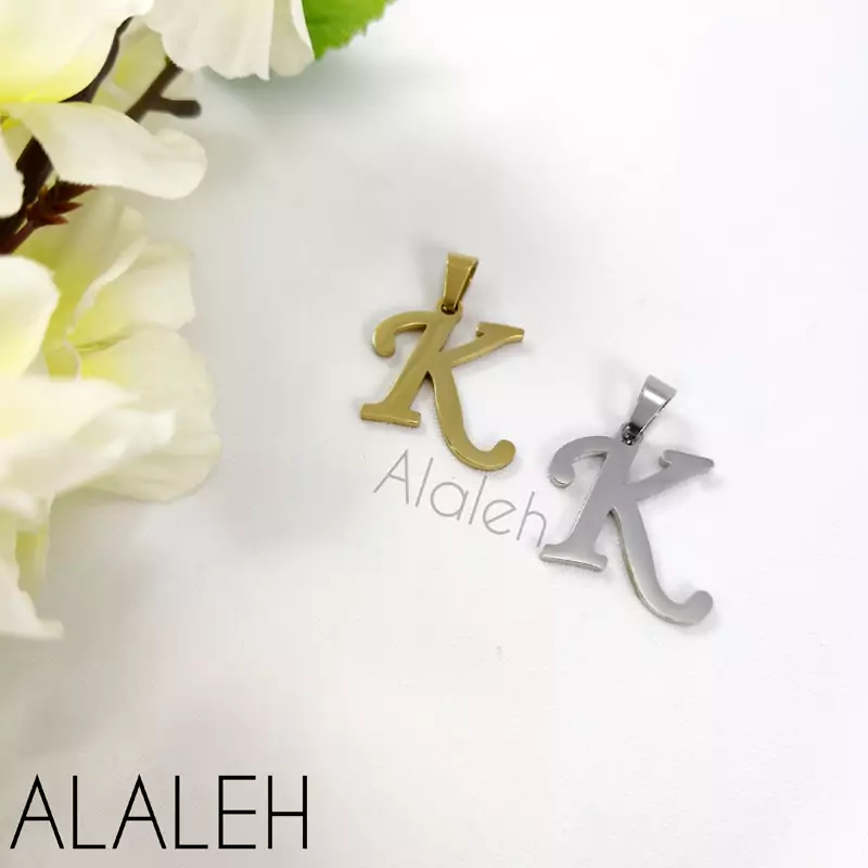 پلاک آویز استیل حروف لاتین K(فروش به صورت دونه ای)