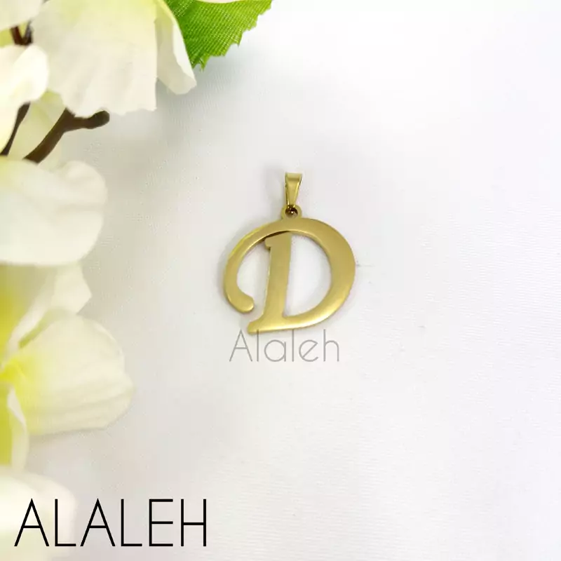 پلاک آویز استیل حروف لاتین D(فروش به صورت دونه ای)