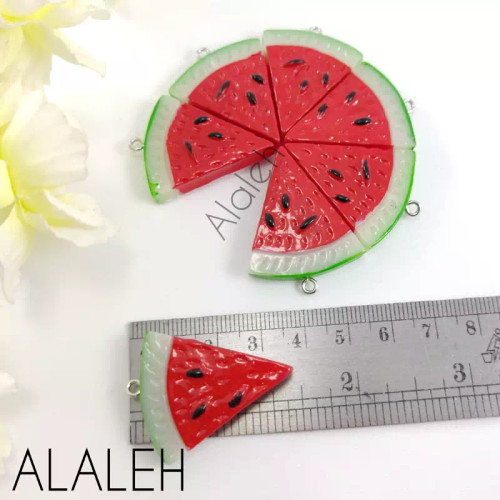 پلاک آویز طرح قاچ هندوانه رزینی ( فروش به صورت دونه ای)
